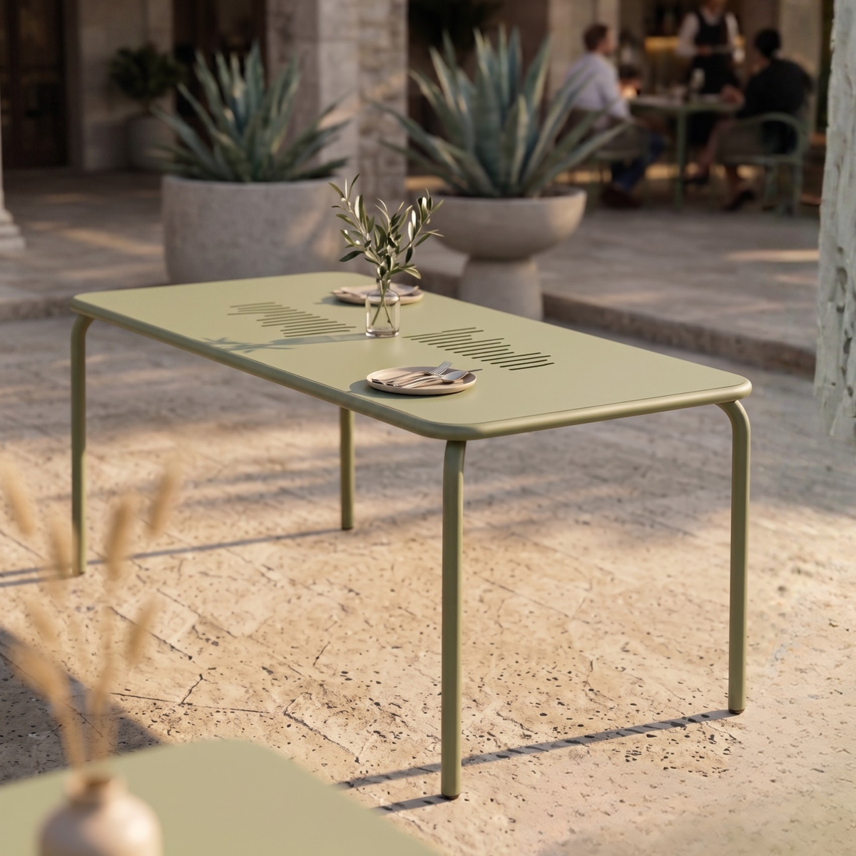 Solido 8 seater Dining Table With Metal Top