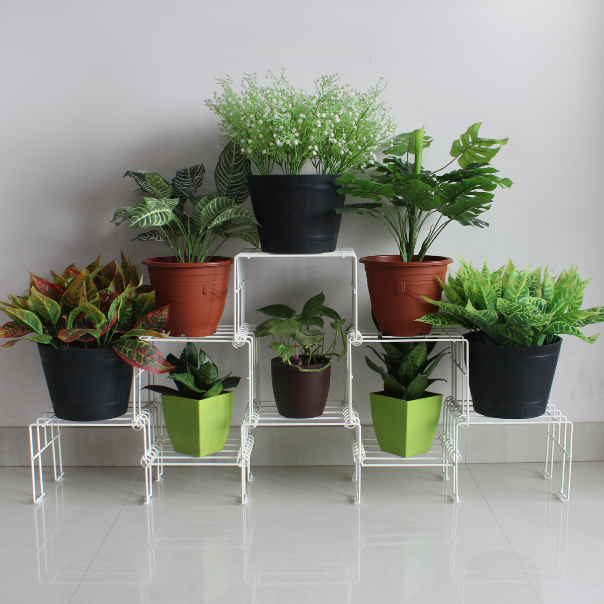 White Moso Plus plant stand for 8 pots